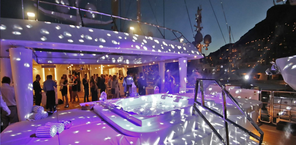 1509034207_corporate_yacht_charter_evening